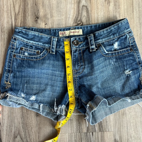 BKE Sabrina Shorts - Picture 5 of 6